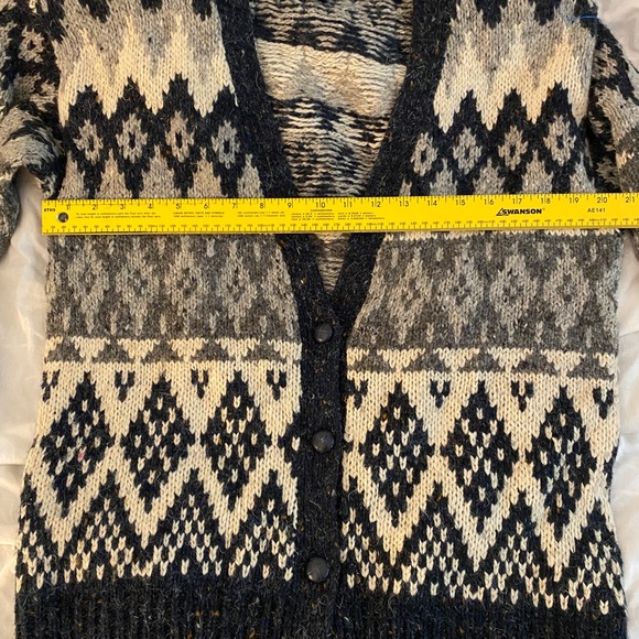 Princeton Club Women’s Acrylic/Wool Button Up Sweater w/ Shoulder Pads - Size M - Picture 6 of 7